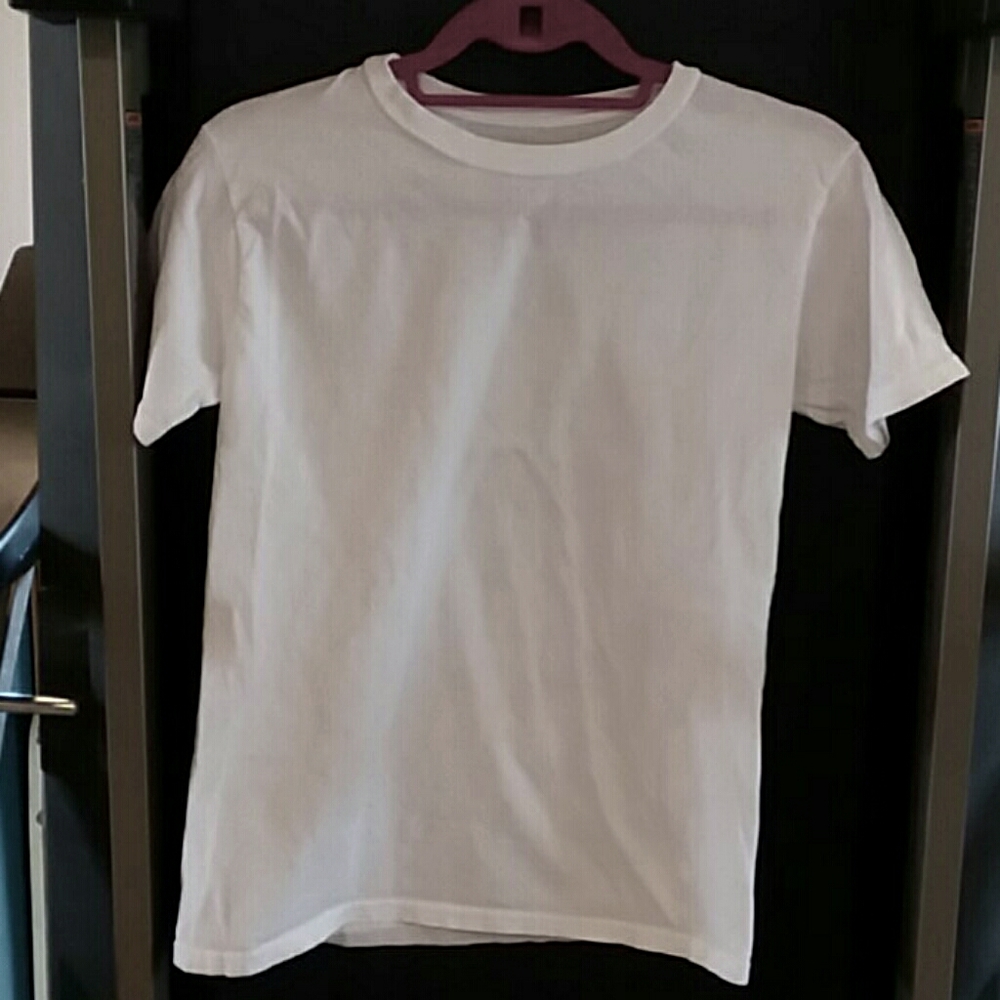 white t-shirt